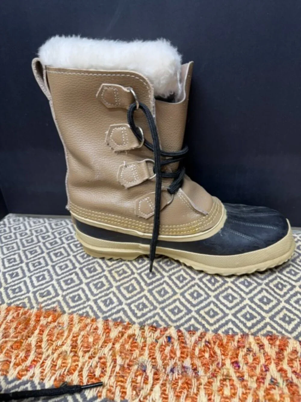 Sorel Manitou Woman's Size 7